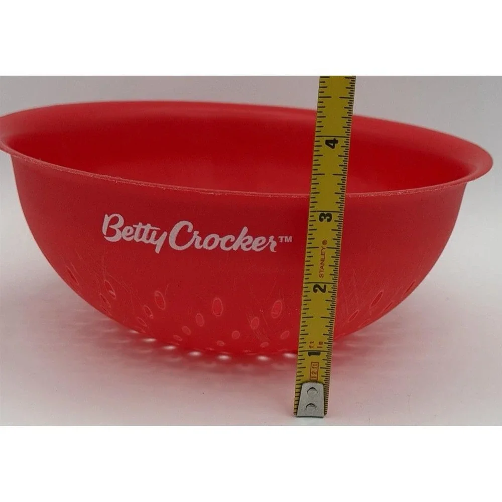 Betty Crocker strainers are
